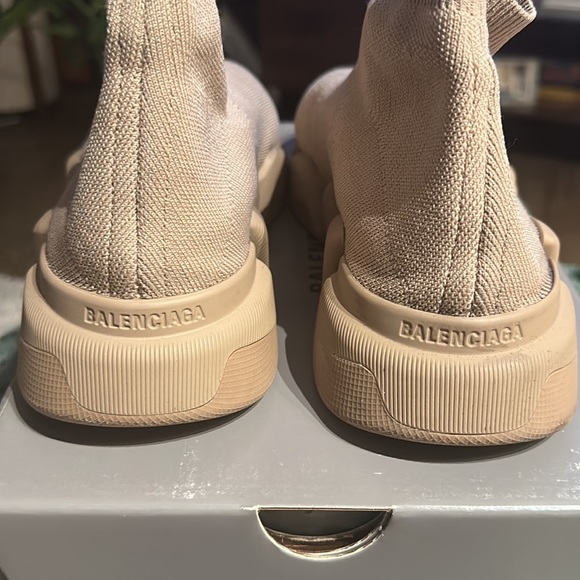 Balenciaga Beige Sock Sneakers Size 9B - Picture 4 of 4